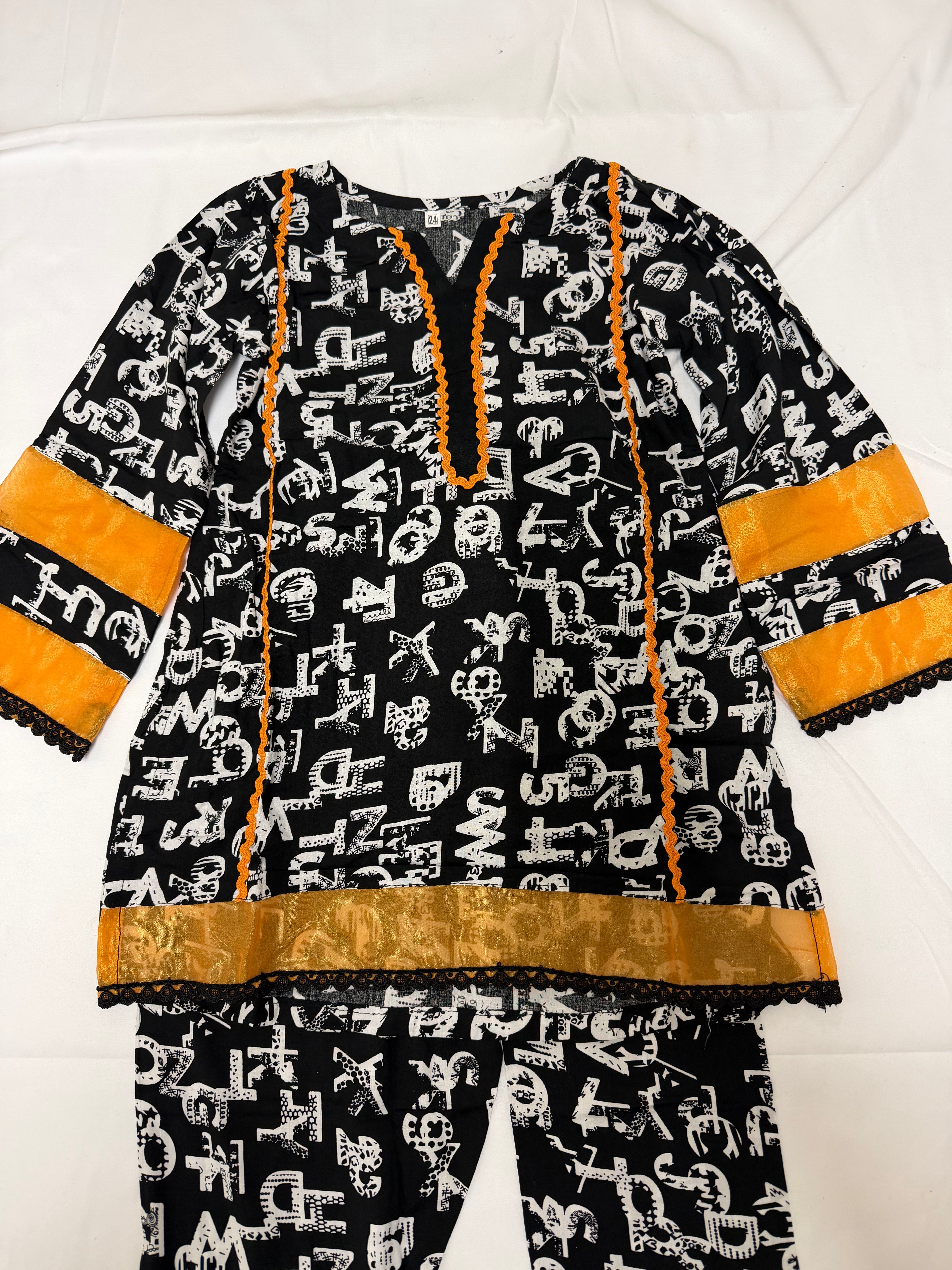 PC016M Girls Black & White Linen Alphabet Print 2-Piece Suit - Trendy Casual Wear